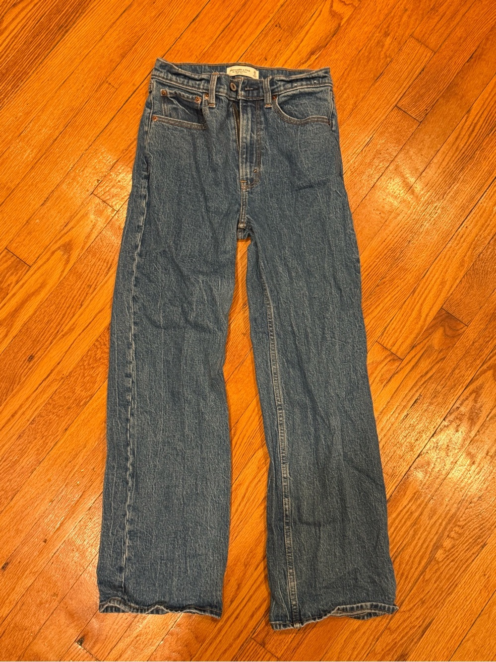 Abercrombie & Fitch High-Rise Relaxed Blue Jeans